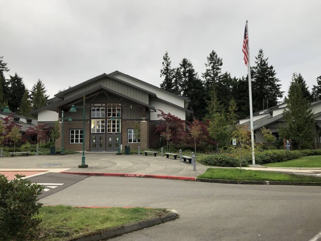 Picture of the front of Gig Harbor City Hall