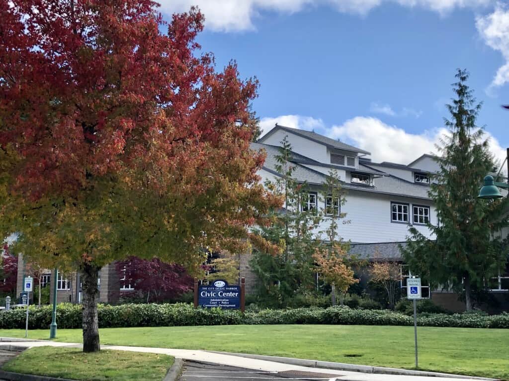 Picture of the front of Gig Harbor City Hall