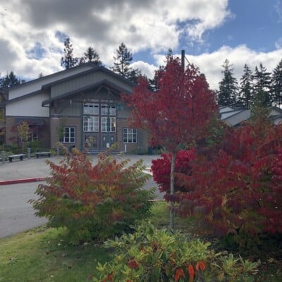 Picture of the front of Gig Harbor City Hall
