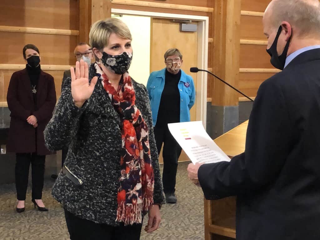 New mayor Tracie Markley took the Oath of Office at the Dec. 13 city council meeting. Markley and new council members will take their seats in January