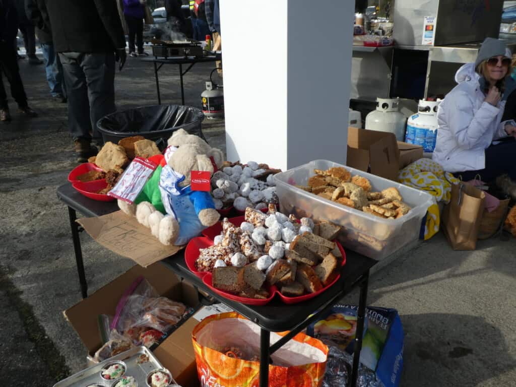 Free cookies courtesy of Joy Lynn Hoskins