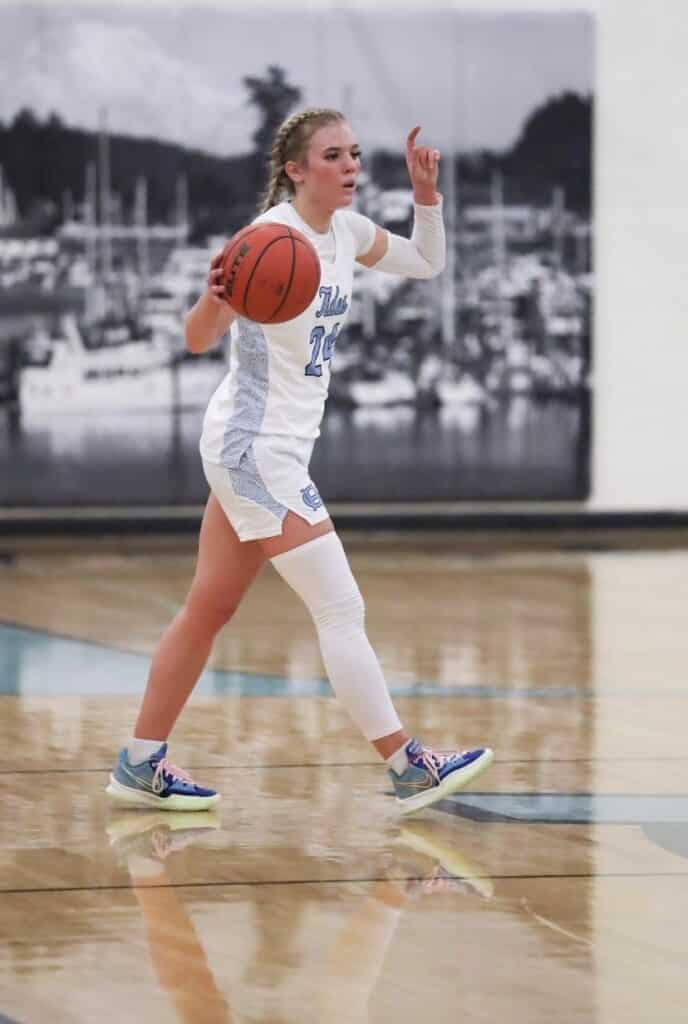 Baylee Young calls a offensive set for Gig Harbor