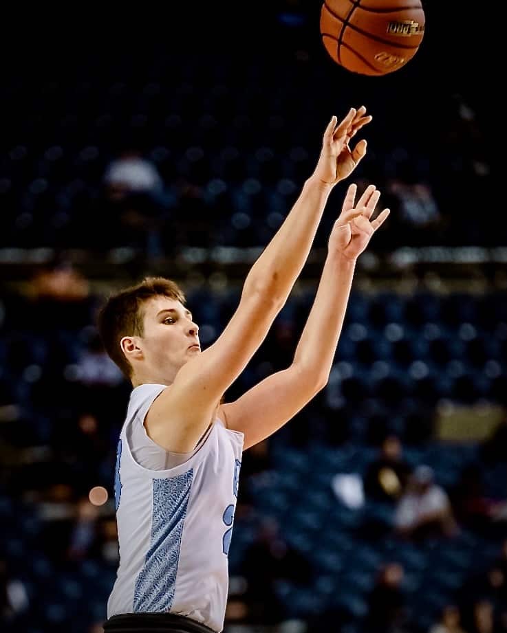 Luke Browne drills his fourth 3-pointer of the game en route to scoring 26 points against Mountlake Terrace.