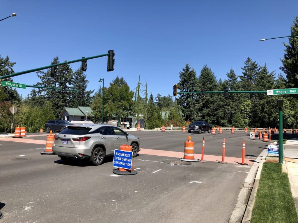 New traffic signal at Wagner Way