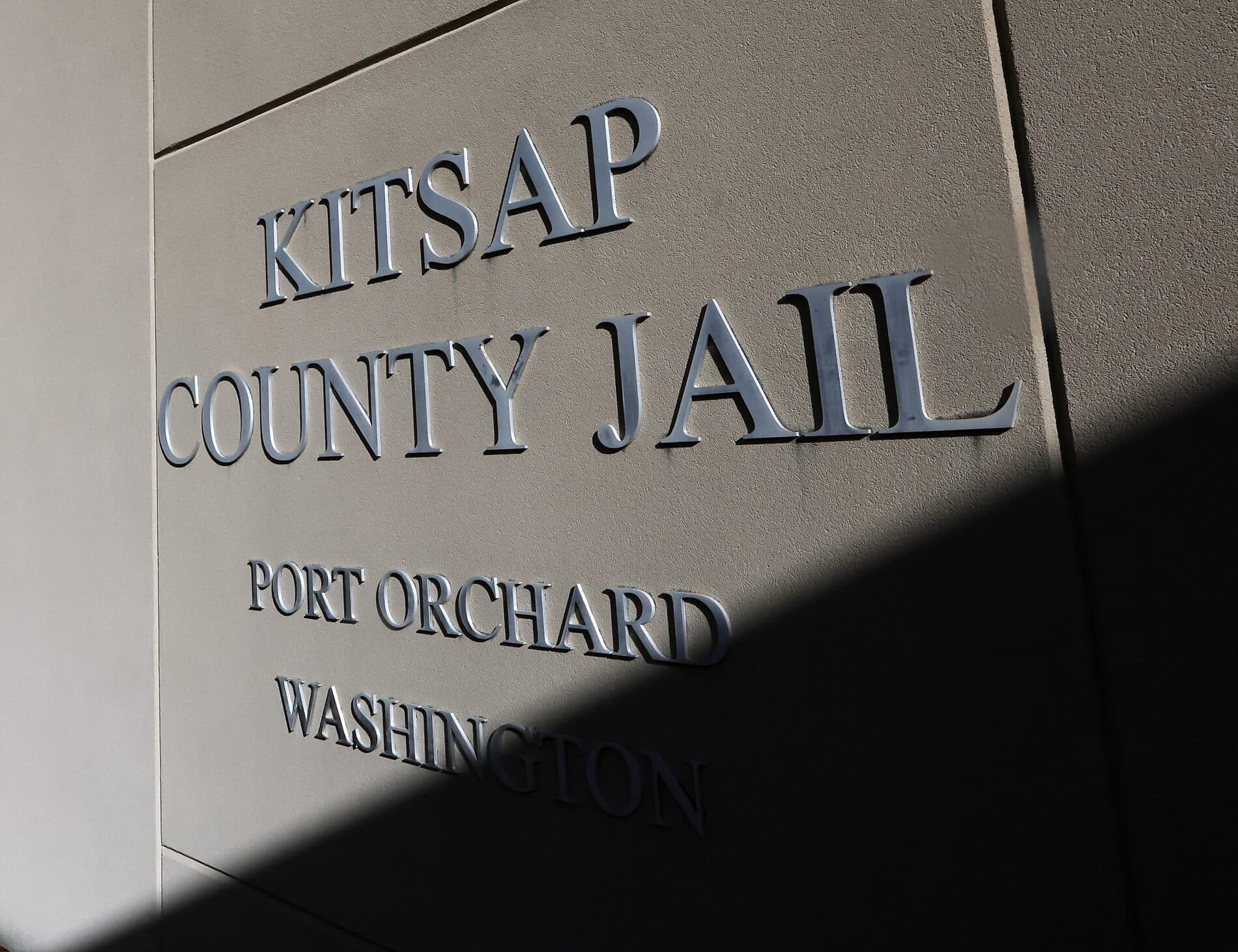 Medical care at jails gets more expensive as contractors pull out of